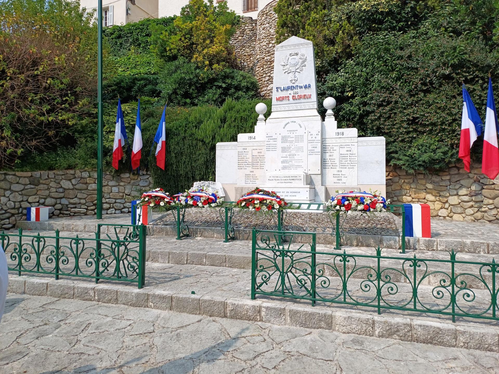 Monument03
